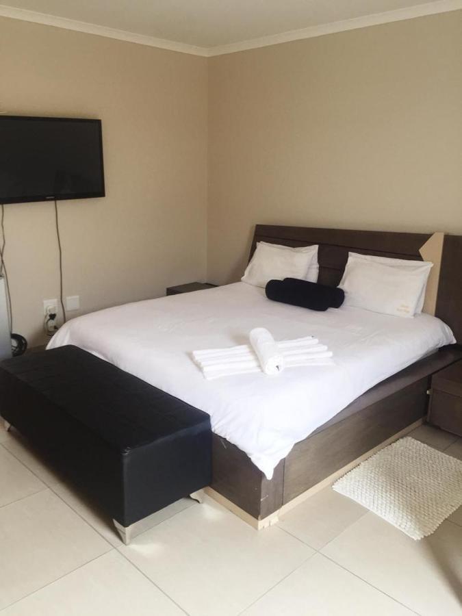 Stevens Guesthouse Swakopmund Exteriör bild