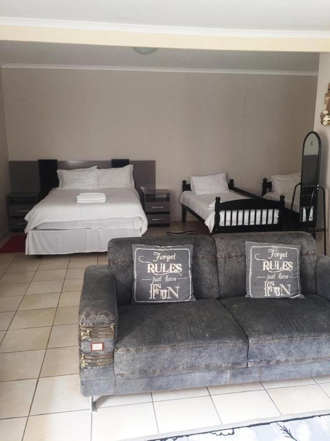 Stevens Guesthouse Swakopmund Exteriör bild